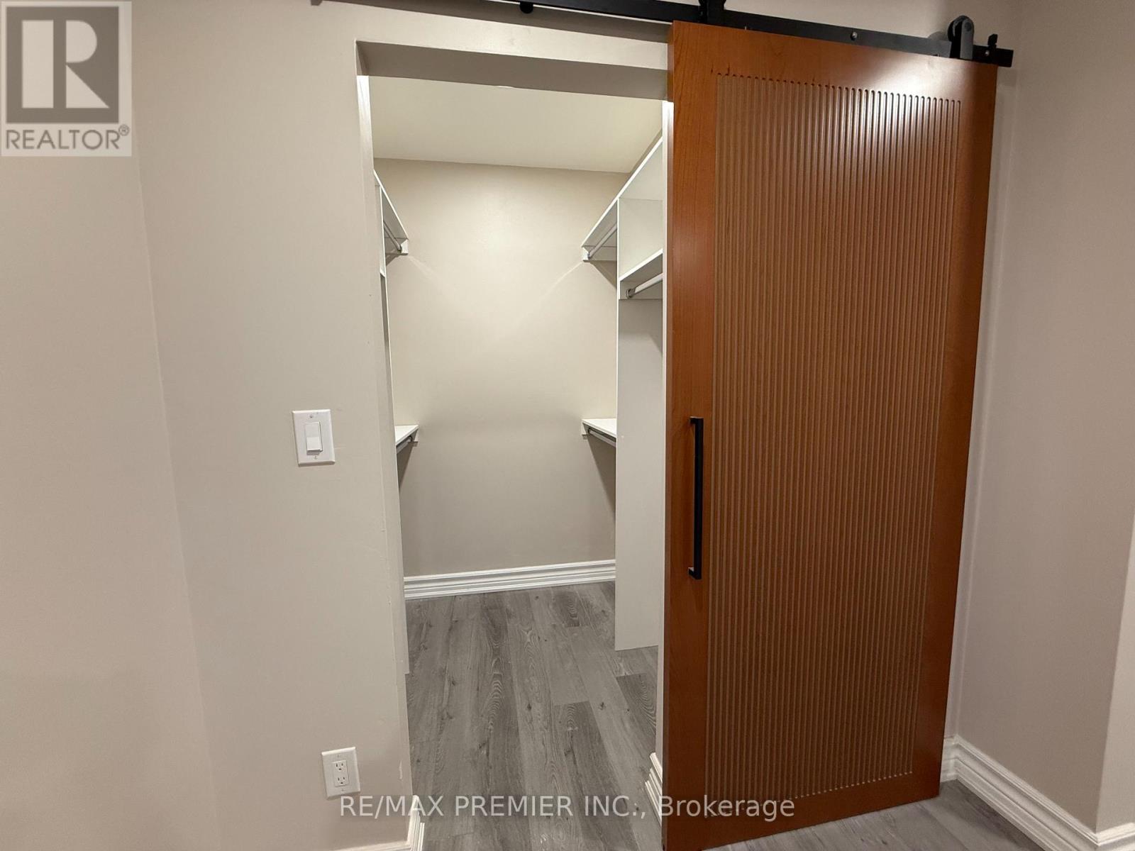 2 - 40 Torbolton Drive, Toronto, Ontario  M9W 3Y2 - Photo 7 - W12599704