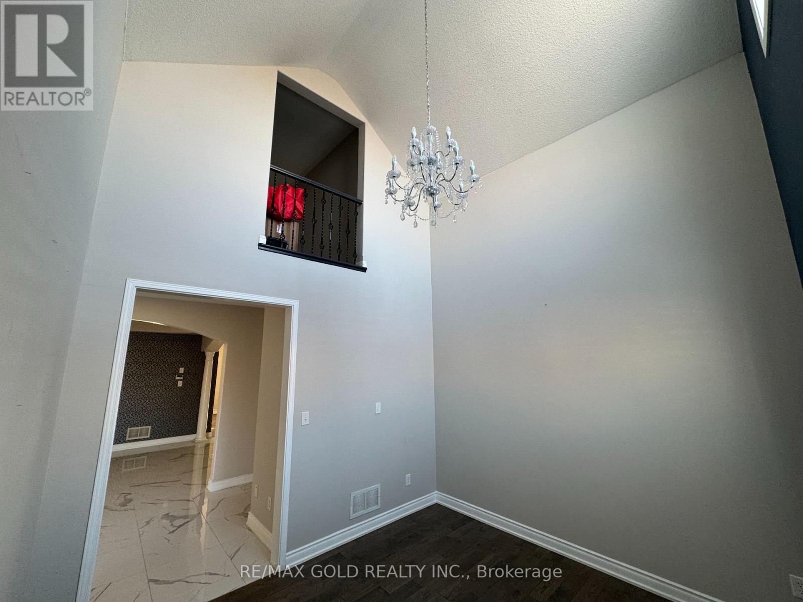 986 Ferguson Drive, Milton, Ontario  L9T 6V5 - Photo 5 - W12599714