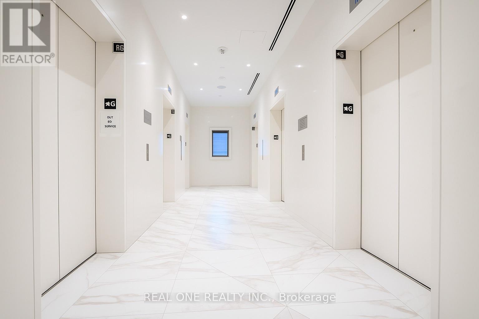 3512 - 3900 Confederation Parkway, Mississauga, Ontario  L5B 0M3 - Photo 4 - W12599736