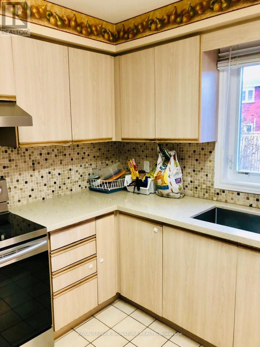 52 Pennsylvania Avenue, Brampton, Ontario  L6Y 4P2 - Photo 10 - W12599746