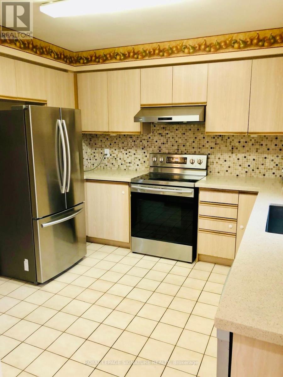 52 Pennsylvania Avenue, Brampton, Ontario  L6Y 4P2 - Photo 12 - W12599746