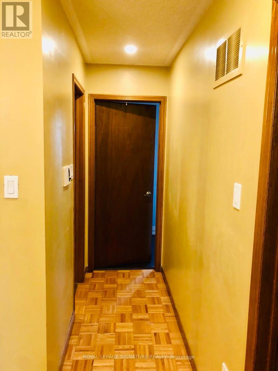 52 Pennsylvania Avenue, Brampton, Ontario  L6Y 4P2 - Photo 16 - W12599746