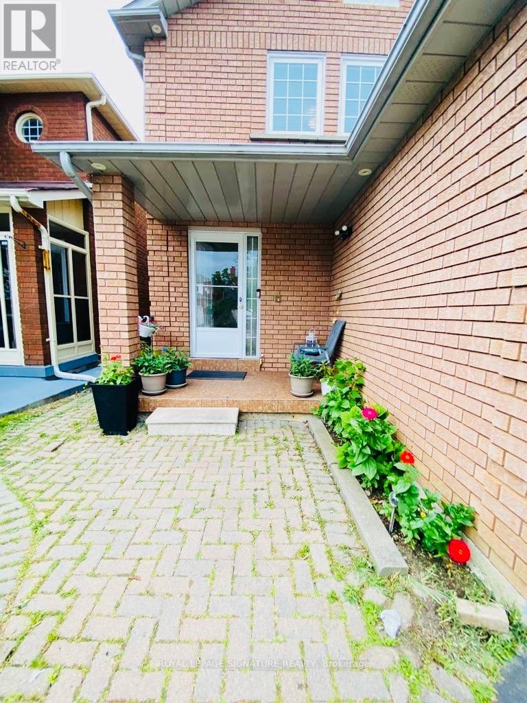 52 Pennsylvania Avenue, Brampton, Ontario  L6Y 4P2 - Photo 2 - W12599746