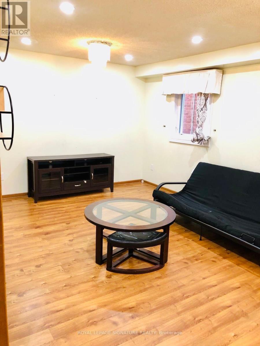 52 Pennsylvania Avenue, Brampton, Ontario  L6Y 4P2 - Photo 5 - W12599746