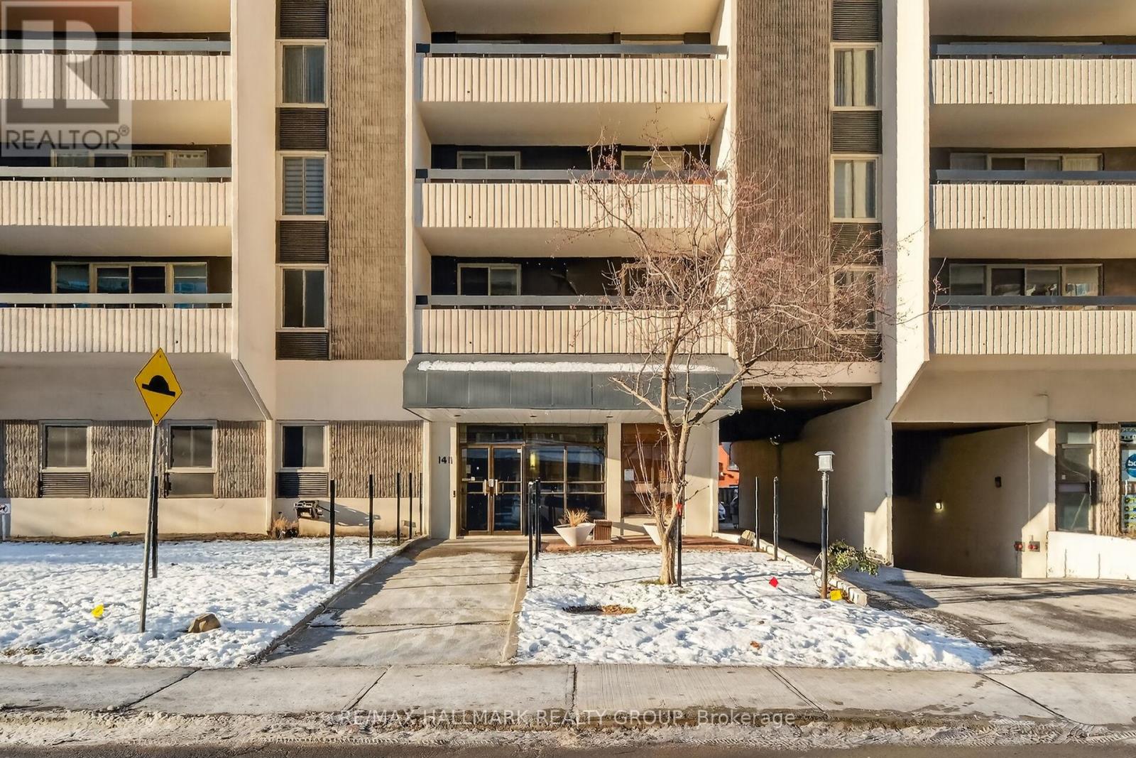 705 - 141 Somerset Street W, Ottawa, Ontario K2P 2H1 - Photo 2 - X12599772