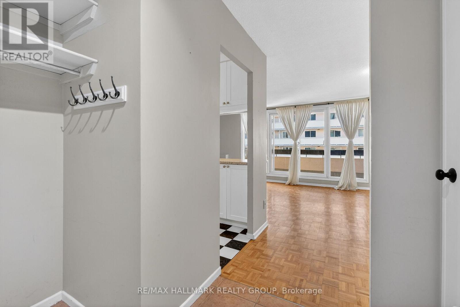 705 - 141 Somerset Street W, Ottawa, Ontario K2P 2H1 - Photo 8 - X12599772