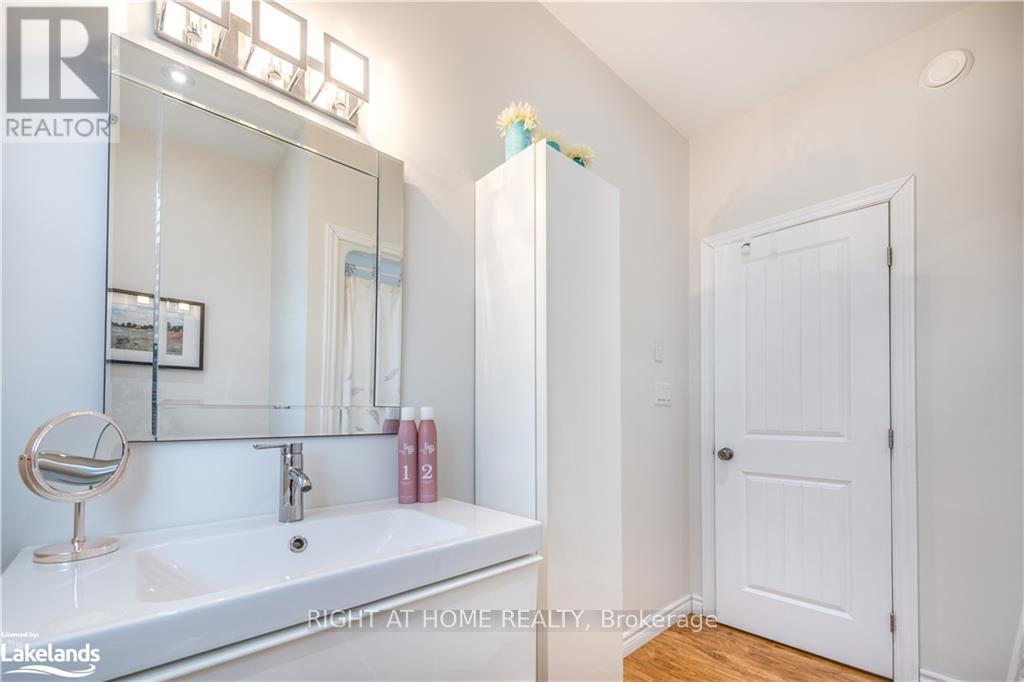 50 Southdale Drive, Huntsville, Ontario  P1H 1P7 - Photo 4 - X12599754