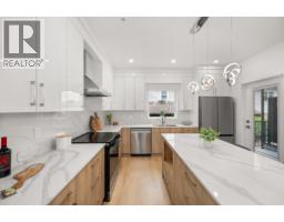 <div class="price">$999,999</div> 3 2258 Kelly Avenue, Port Coquitlam<br><div style="margin-bottom:8px;"><small>Luxmore Realty</small></div><div class='bed_bath'>3 Bed | 3 Bath</div>