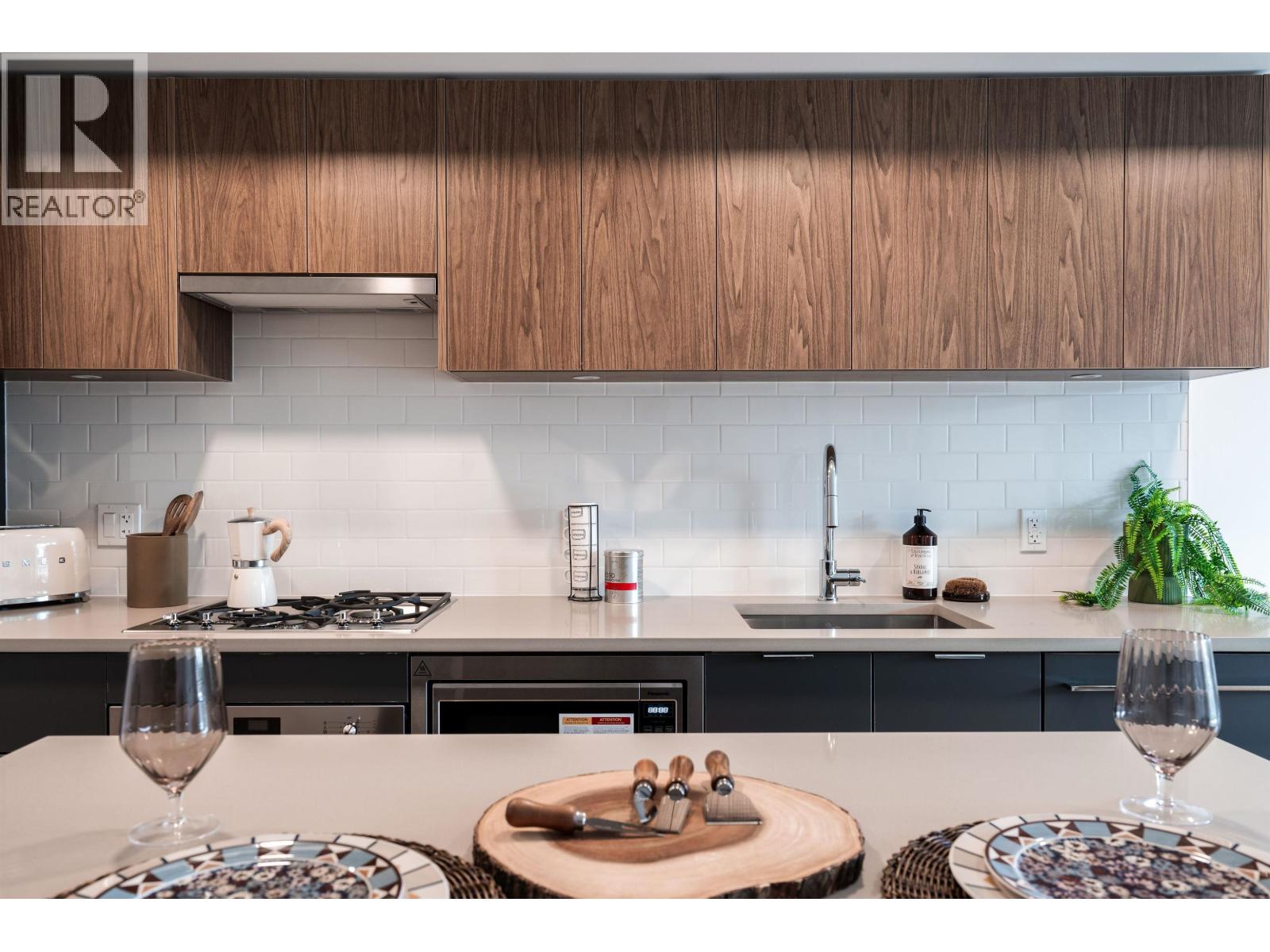 307 2419 Grant Street, Vancouver, British Columbia V5K 3G5 - Photo 10 - R3072069