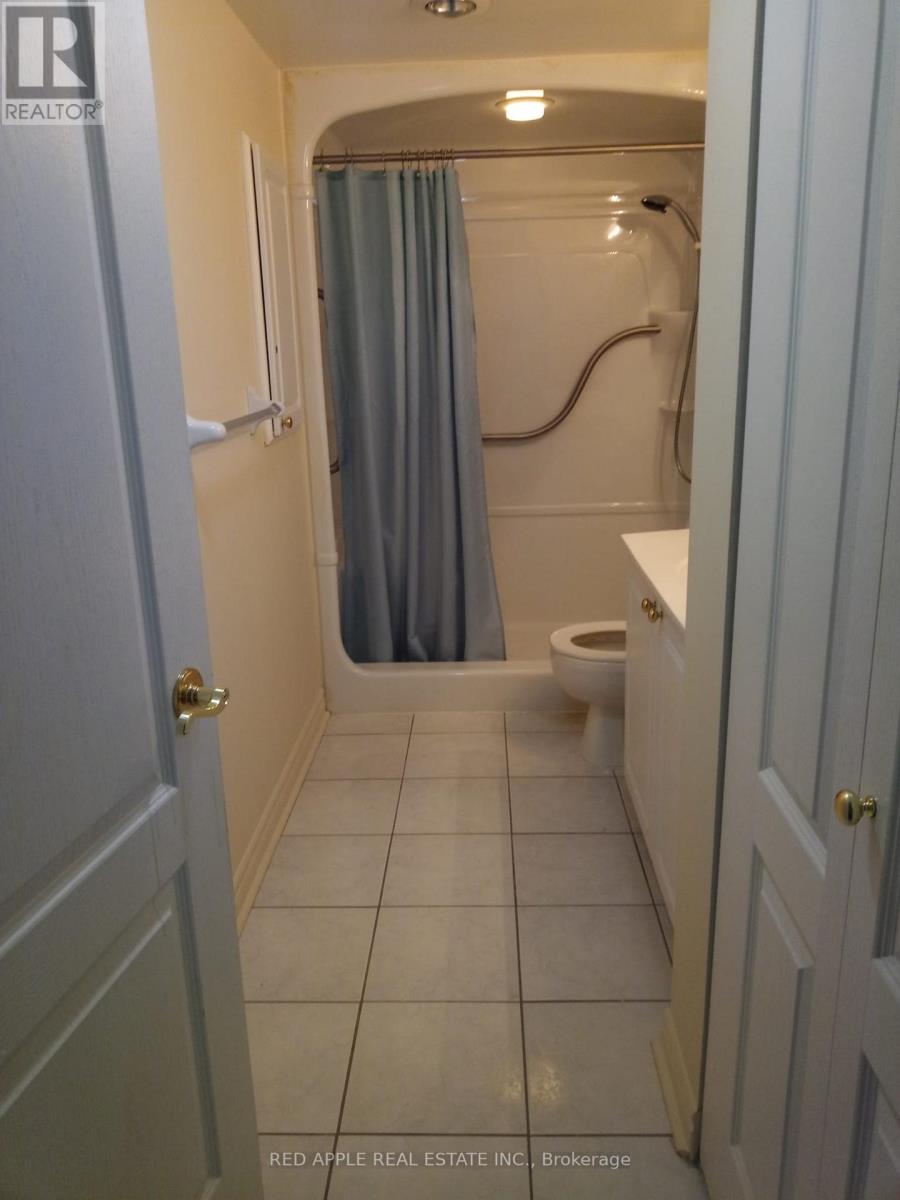 1506 - 350 Princess Royal Drive, Mississauga, Ontario L5B 4N1 - Photo 9 - W12593008