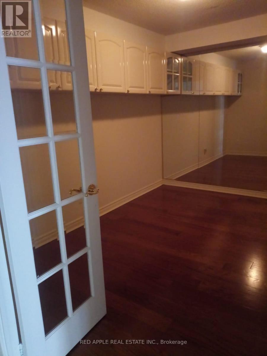 1506 - 350 Princess Royal Drive, Mississauga, Ontario L5B 4N1 - Photo 6 - W12593008