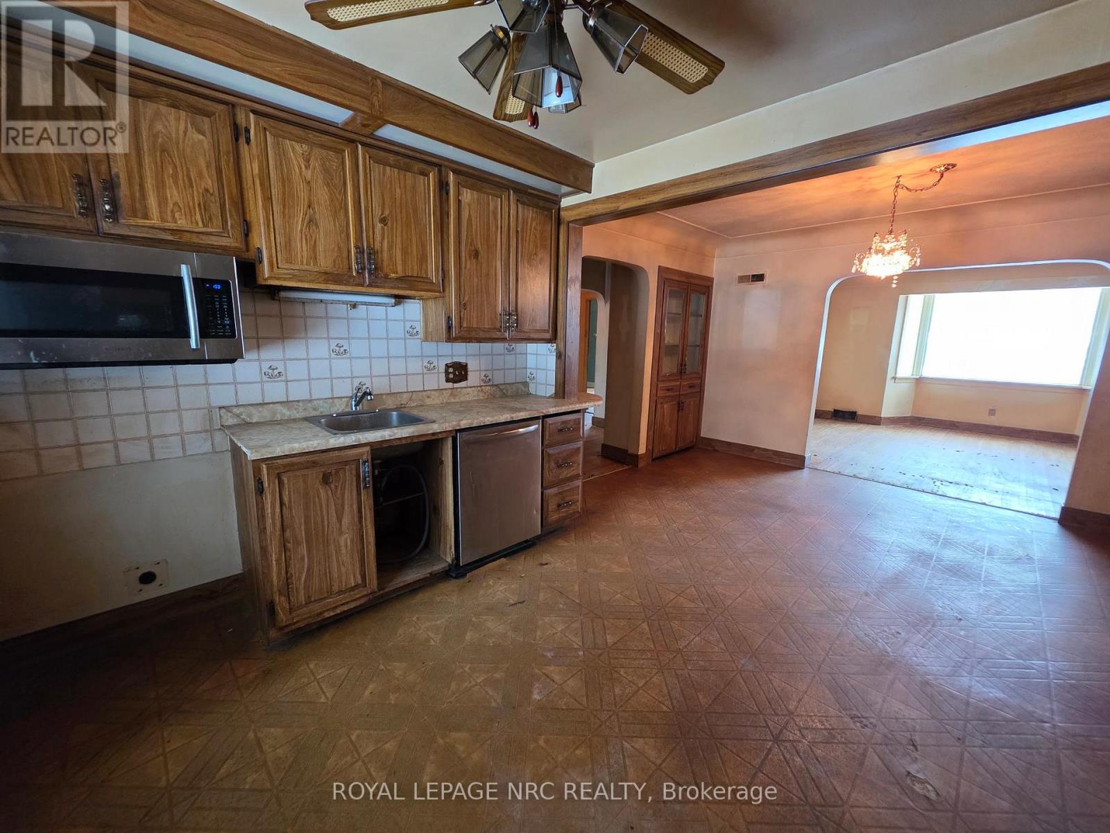 457 Arvilla Boulevard, London East, Ontario  N5V 1S7 - Photo 8 - X12598212