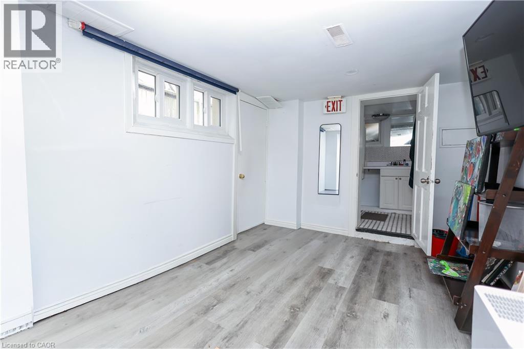 21 Peppler Street, Waterloo, Ontario  N2J 3C3 - Photo 28 - 40792261