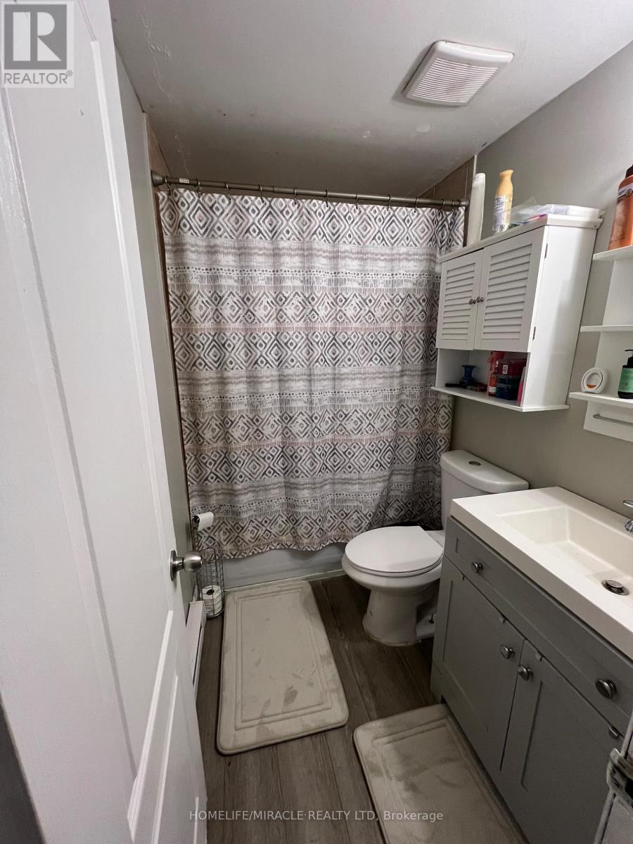 5 Glencairn Square, Brampton, Ontario  L6S 2H7 - Photo 8 - W12599786