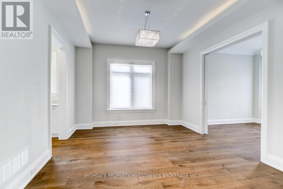 1344 Waverly Avenue, Oakville, Ontario  L6L 2S3 - Photo 10 - W12599800