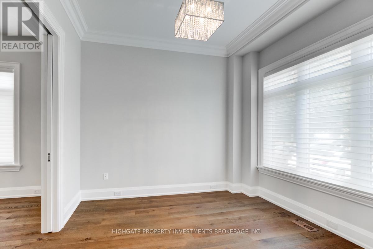 1344 Waverly Avenue, Oakville, Ontario  L6L 2S3 - Photo 11 - W12599800