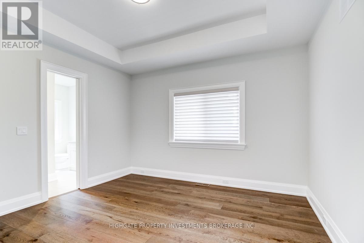 1344 Waverly Avenue, Oakville, Ontario  L6L 2S3 - Photo 18 - W12599800