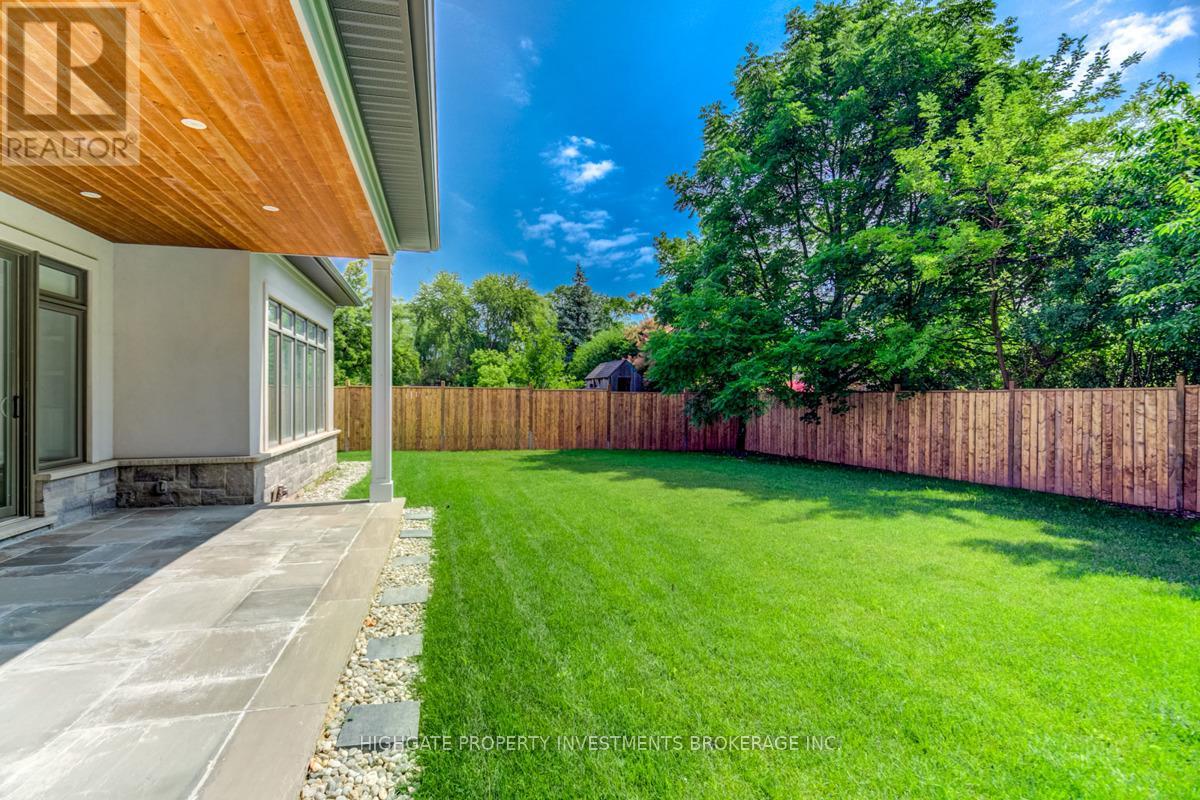 1344 Waverly Avenue, Oakville, Ontario  L6L 2S3 - Photo 27 - W12599800