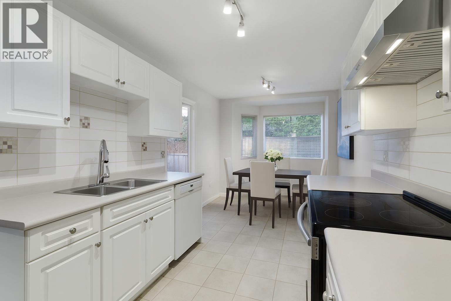 5 7901 13th Avenue, Burnaby, British Columbia V3N 2E8 - Photo 6 - R3072041