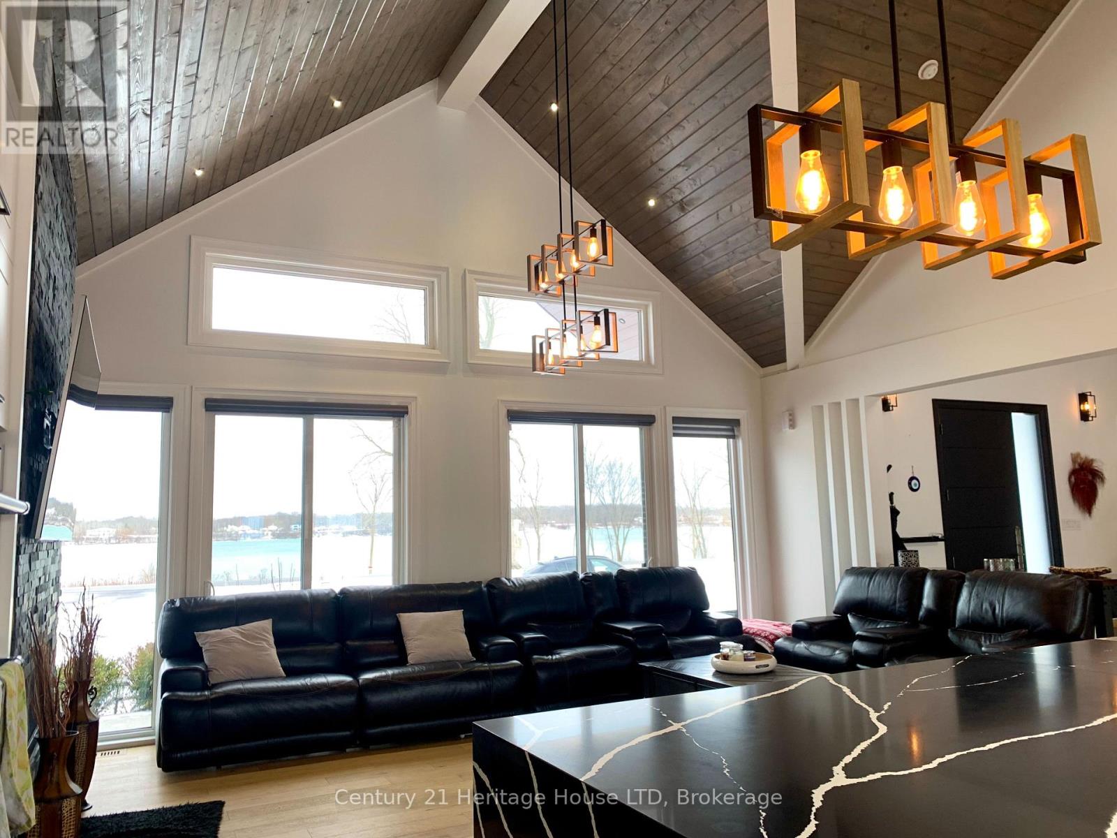 9785 Niagara River Parkway, Niagara Falls, Ontario  L2E 6S6 - Photo 15 - X12599856