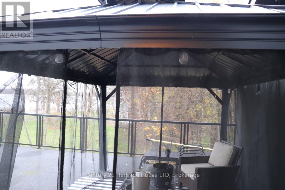 9785 Niagara River Parkway, Niagara Falls, Ontario  L2E 6S6 - Photo 31 - X12599856