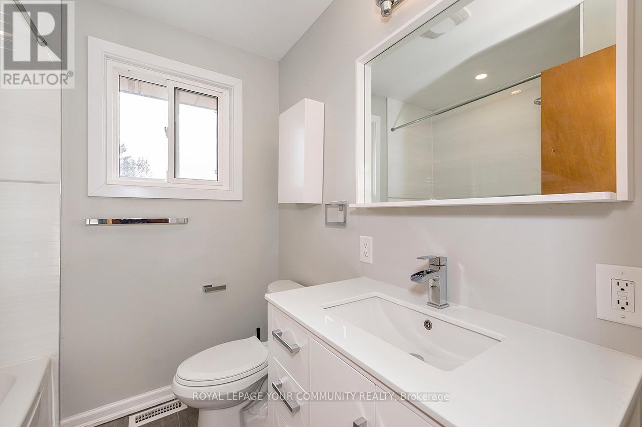 33a Alcan Avenue, Toronto, Ontario  M8W 1V4 - Photo 28 - W12592818