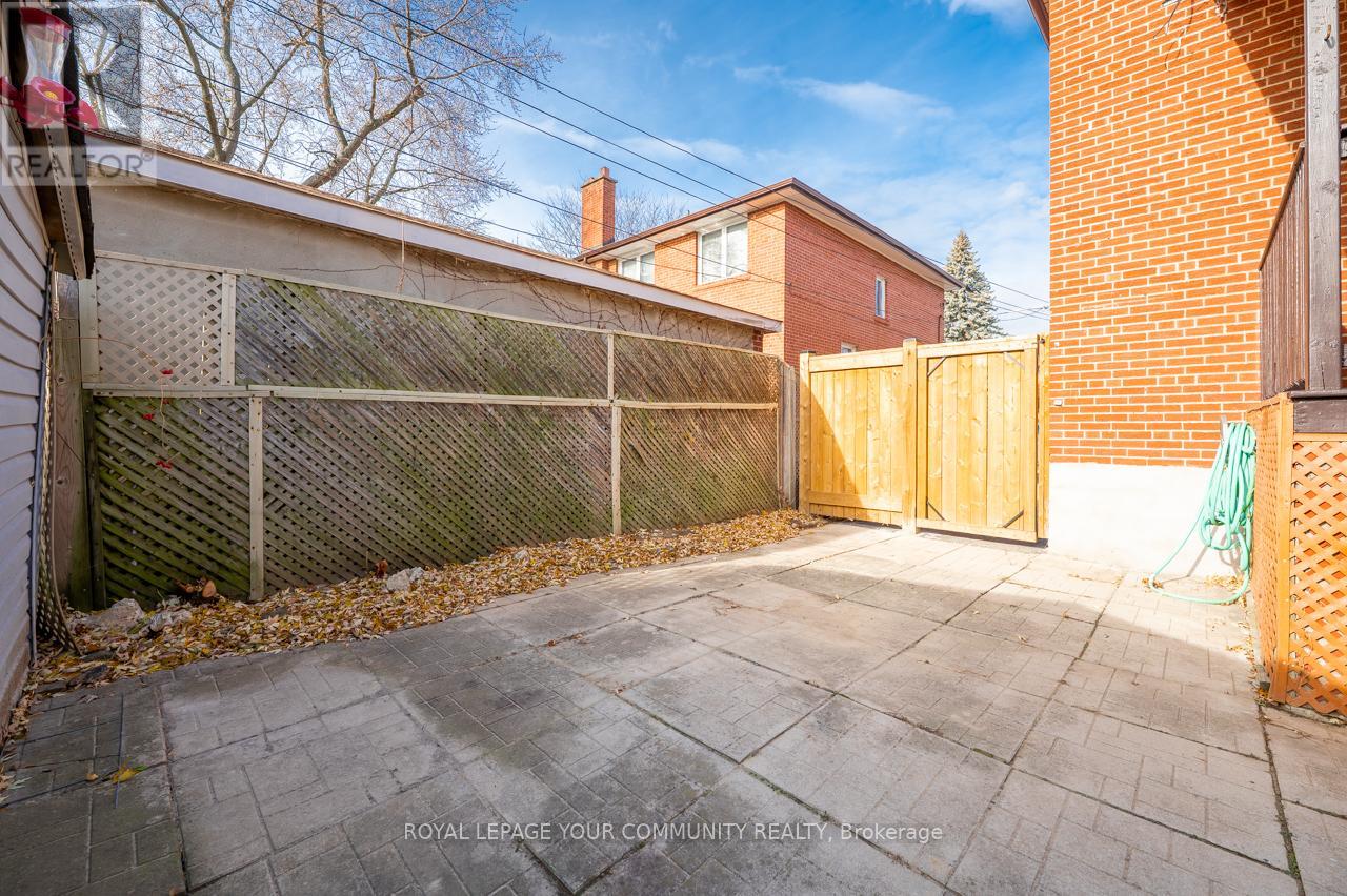 33a Alcan Avenue, Toronto, Ontario  M8W 1V4 - Photo 40 - W12592818
