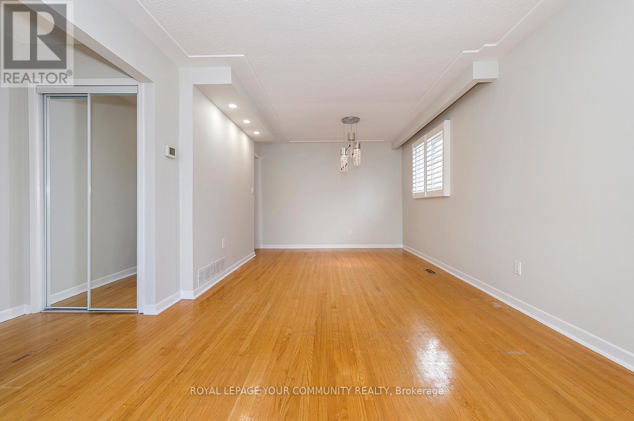 33a Alcan Avenue, Toronto, Ontario  M8W 1V4 - Photo 7 - W12592818