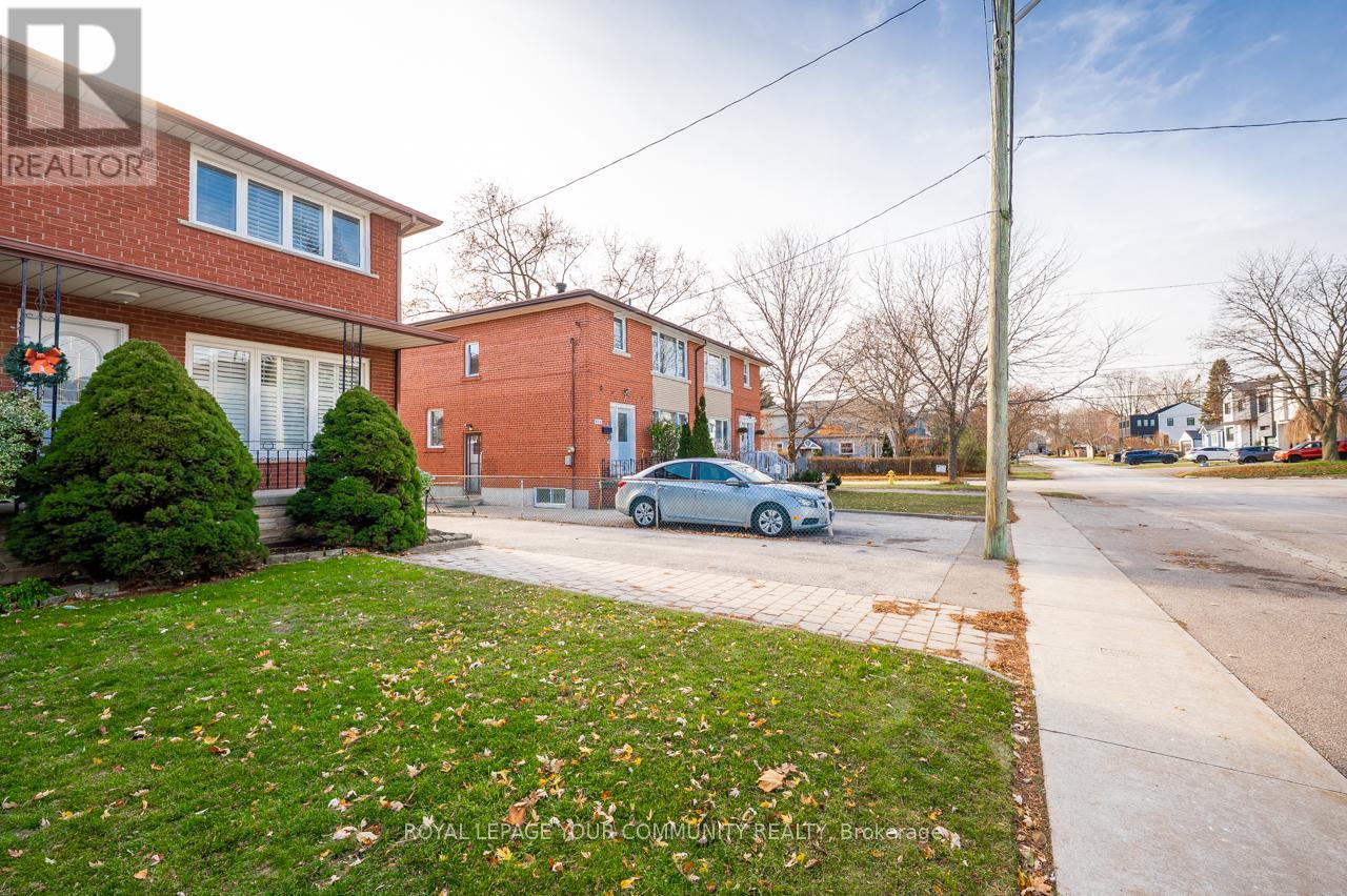 33a Alcan Avenue, Toronto, Ontario  M8W 1V4 - Photo 47 - W12592818