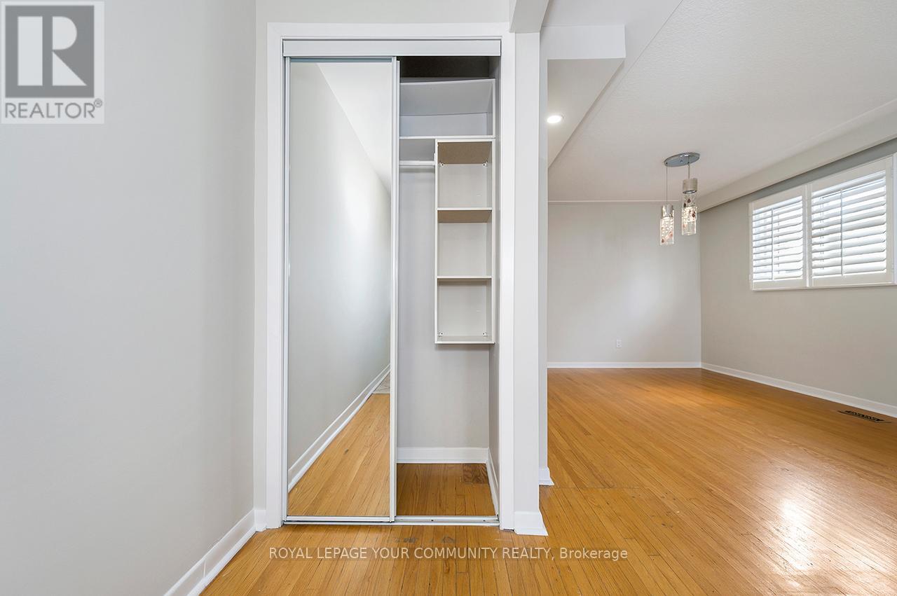 33a Alcan Avenue, Toronto, Ontario  M8W 1V4 - Photo 6 - W12592818