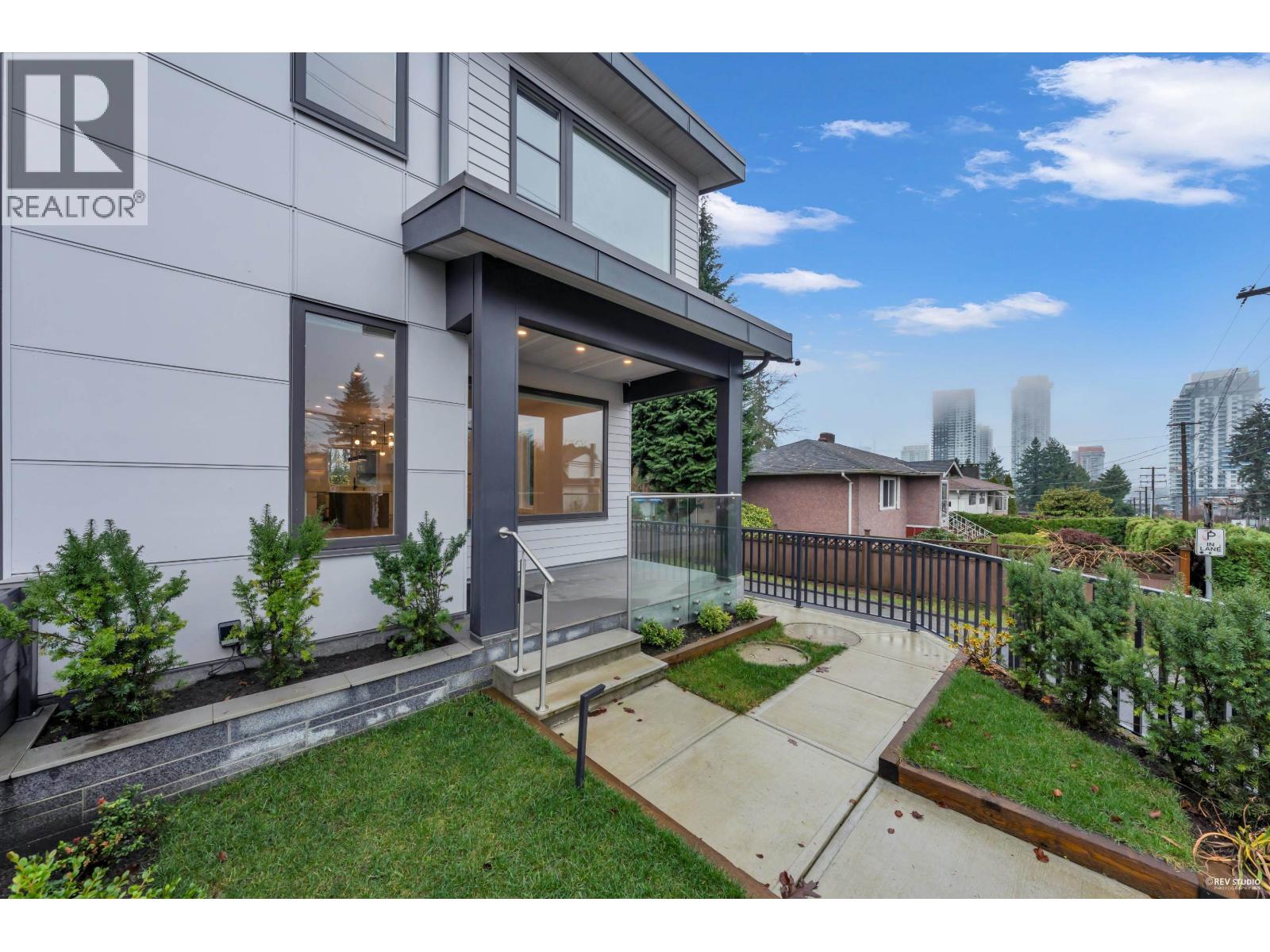 101 706 Smith Avenue, Coquitlam, British Columbia  V3J 2W7 - Photo 5 - R3071787