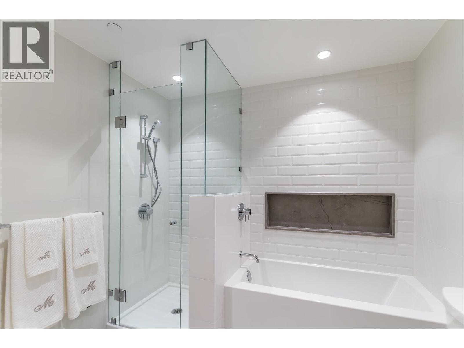 2304 1045 Austin Avenue, Coquitlam, British Columbia  V3K 0G9 - Photo 16 - R3071828