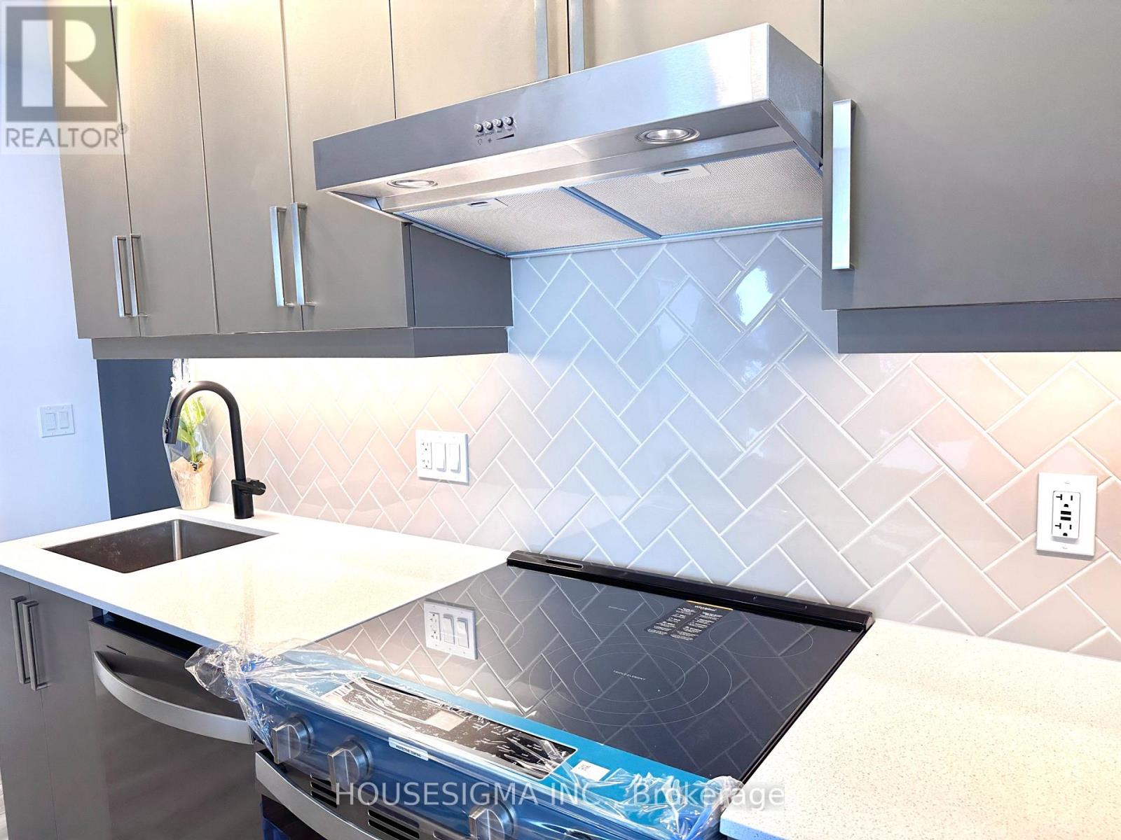 1702 - 3240 William Coltson Avenue, Oakville, Ontario  L6H 8C8 - Photo 3 - W12537958