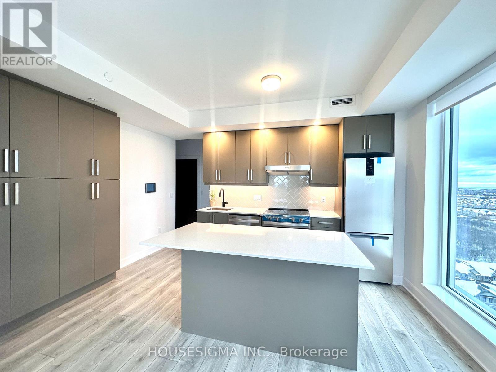 1702 - 3240 William Coltson Avenue, Oakville, Ontario  L6H 8C8 - Photo 6 - W12537958