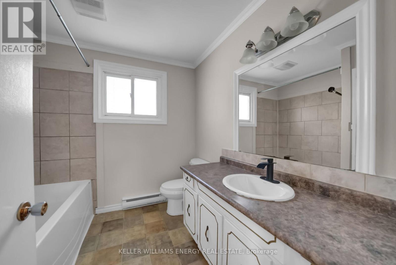 76 Montrave Avenue, Oshawa, Ontario  L1J 4R7 - Photo 10 - E12599868