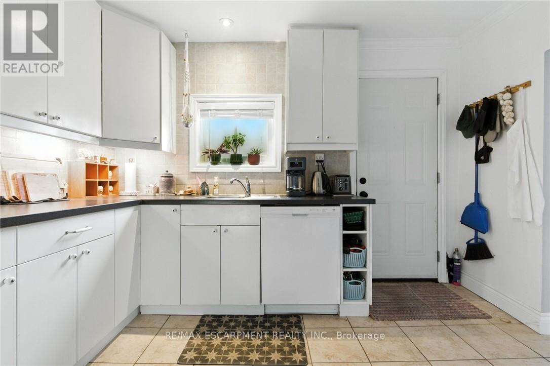 346 Hunter Street W, Hamilton, Ontario  L8P 1S7 - Photo 13 - X12599822