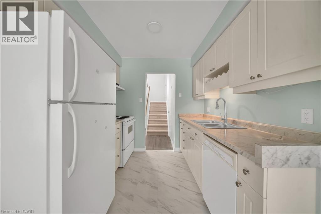 417 Keats Way Unit# 4, Waterloo, Ontario  N2L 5S7 - Photo 11 - 40791733