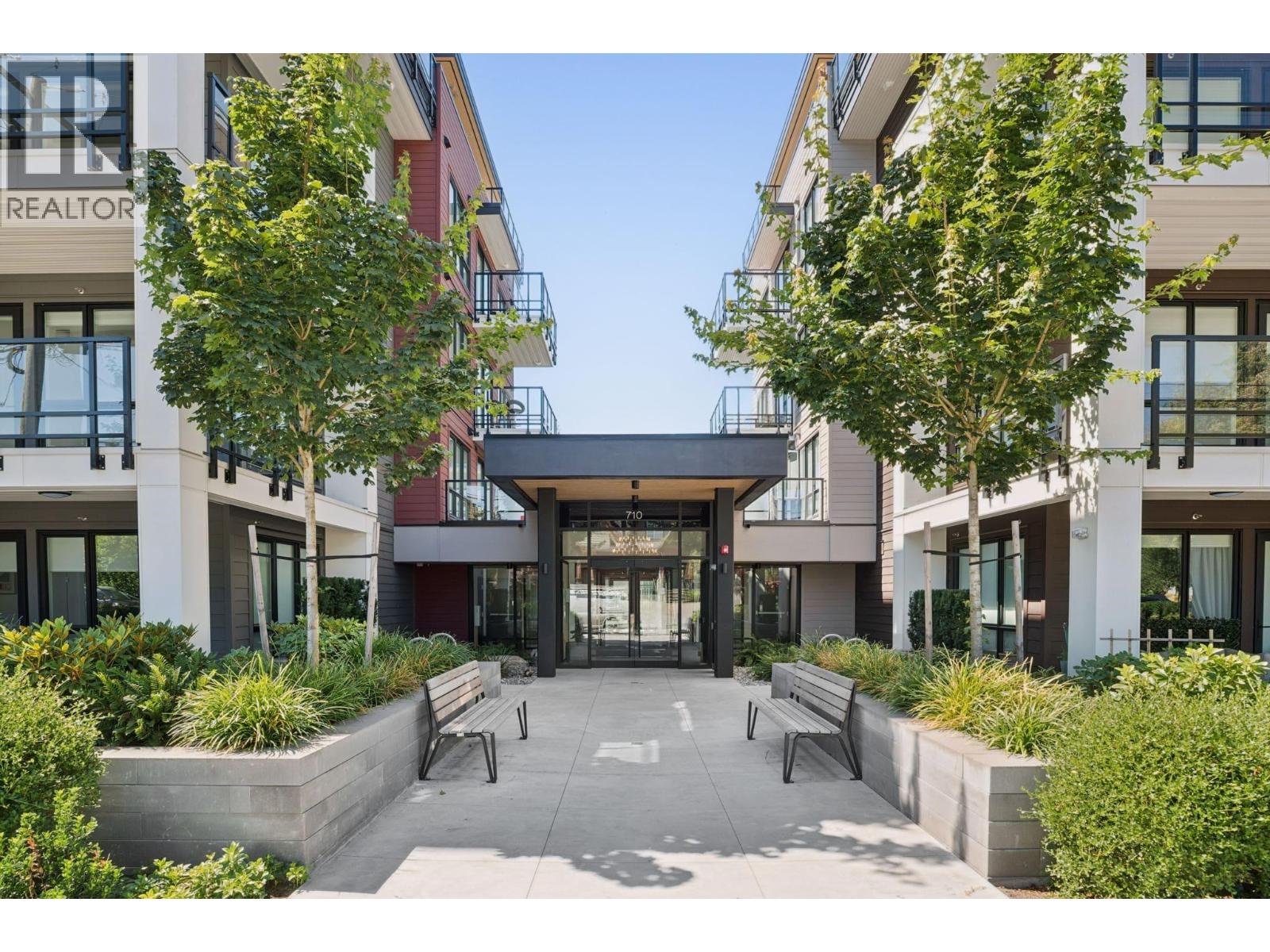 710 Dogwood Street, Coquitlam, British Columbia V3J 0P6 - Photo 10 - R3072078