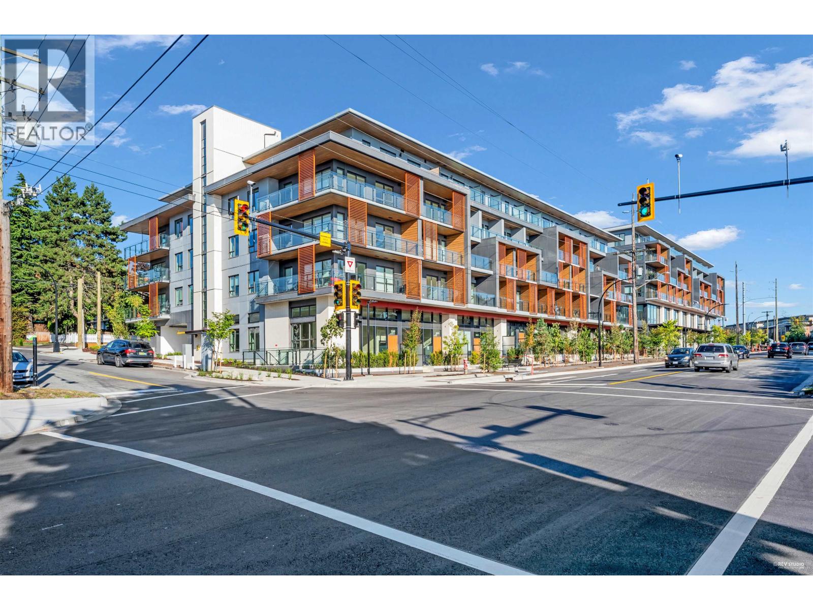 407 422 E 3rd Street, North Vancouver, British Columbia  V7L 1G2 - Photo 2 - R3072081