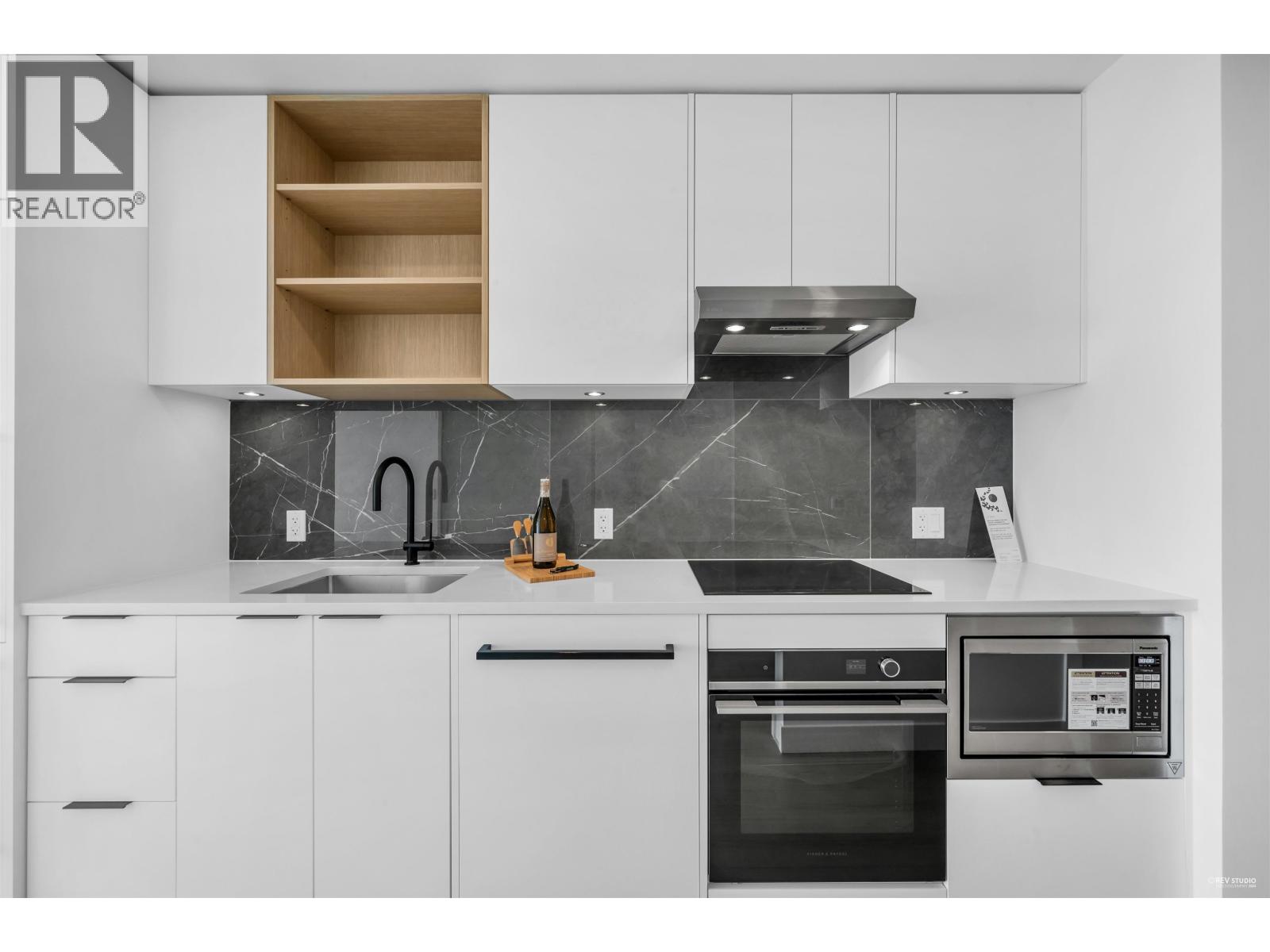 407 422 E 3rd Street, North Vancouver, British Columbia  V7L 1G2 - Photo 5 - R3072081