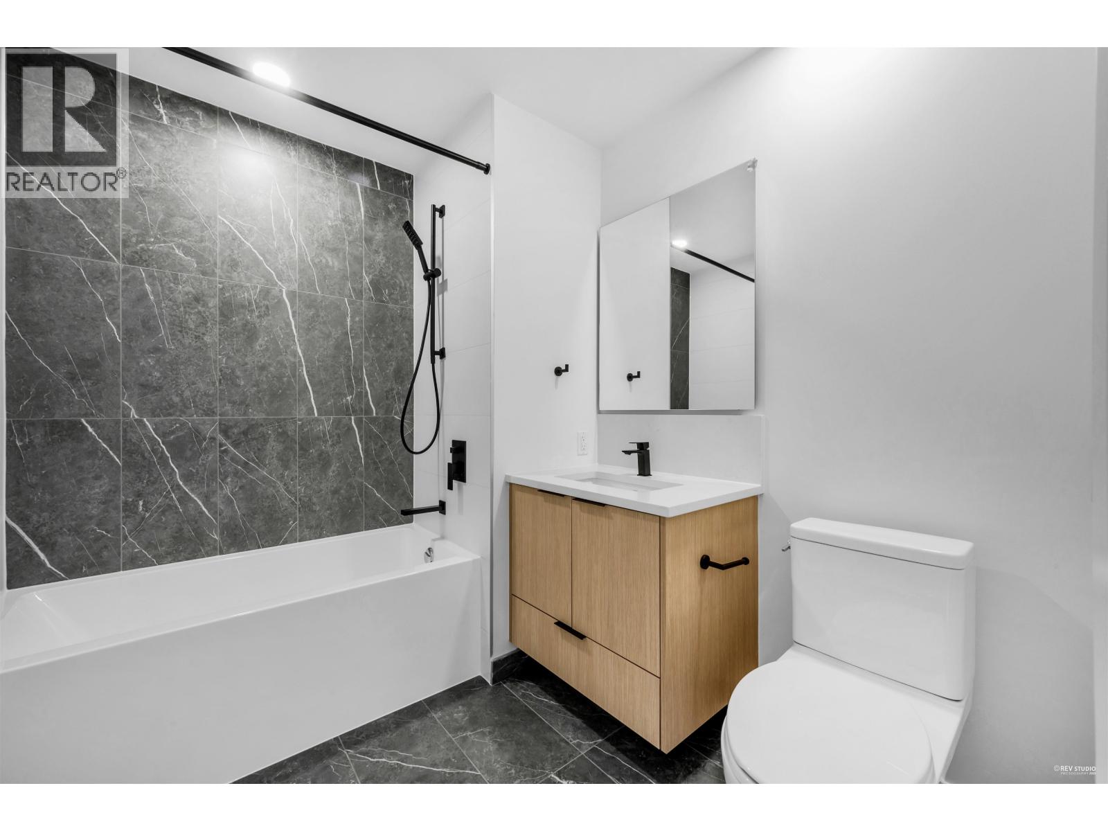 407 422 E 3rd Street, North Vancouver, British Columbia  V7L 1G2 - Photo 8 - R3072081