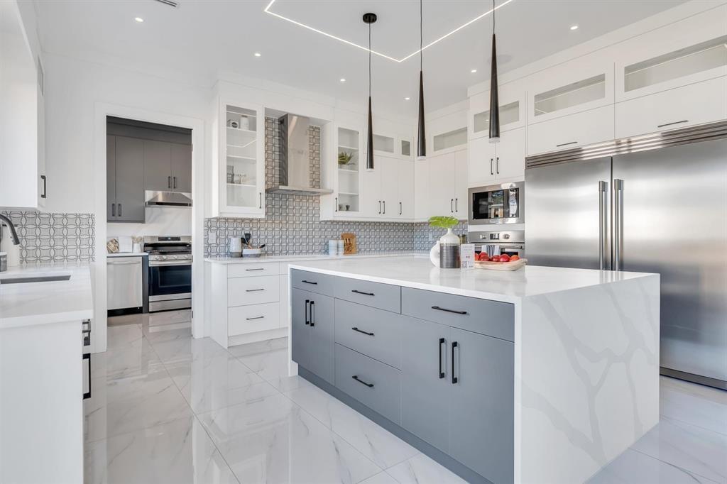 2723 201 Street, Langley, British Columbia  V2Z 0B6 - Photo 2 - R3072020