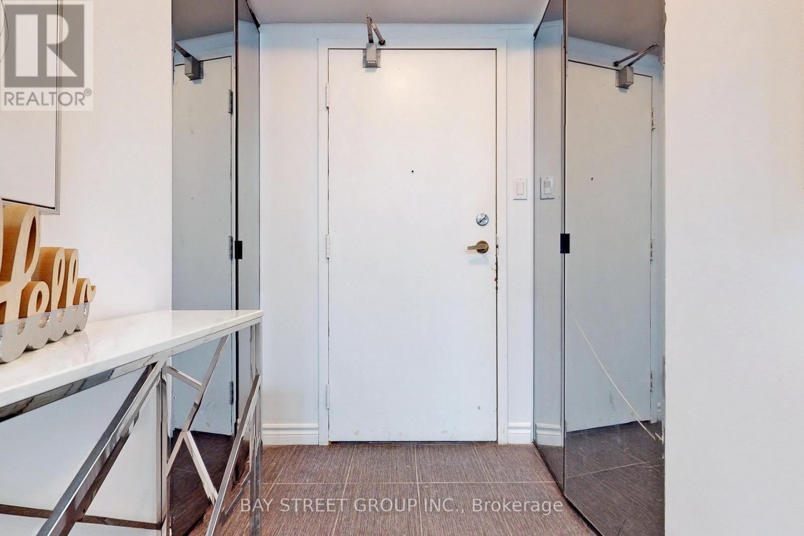 601 - 633 Bay Street, Toronto, Ontario  M5G 2G4 - Photo 30 - C12599890