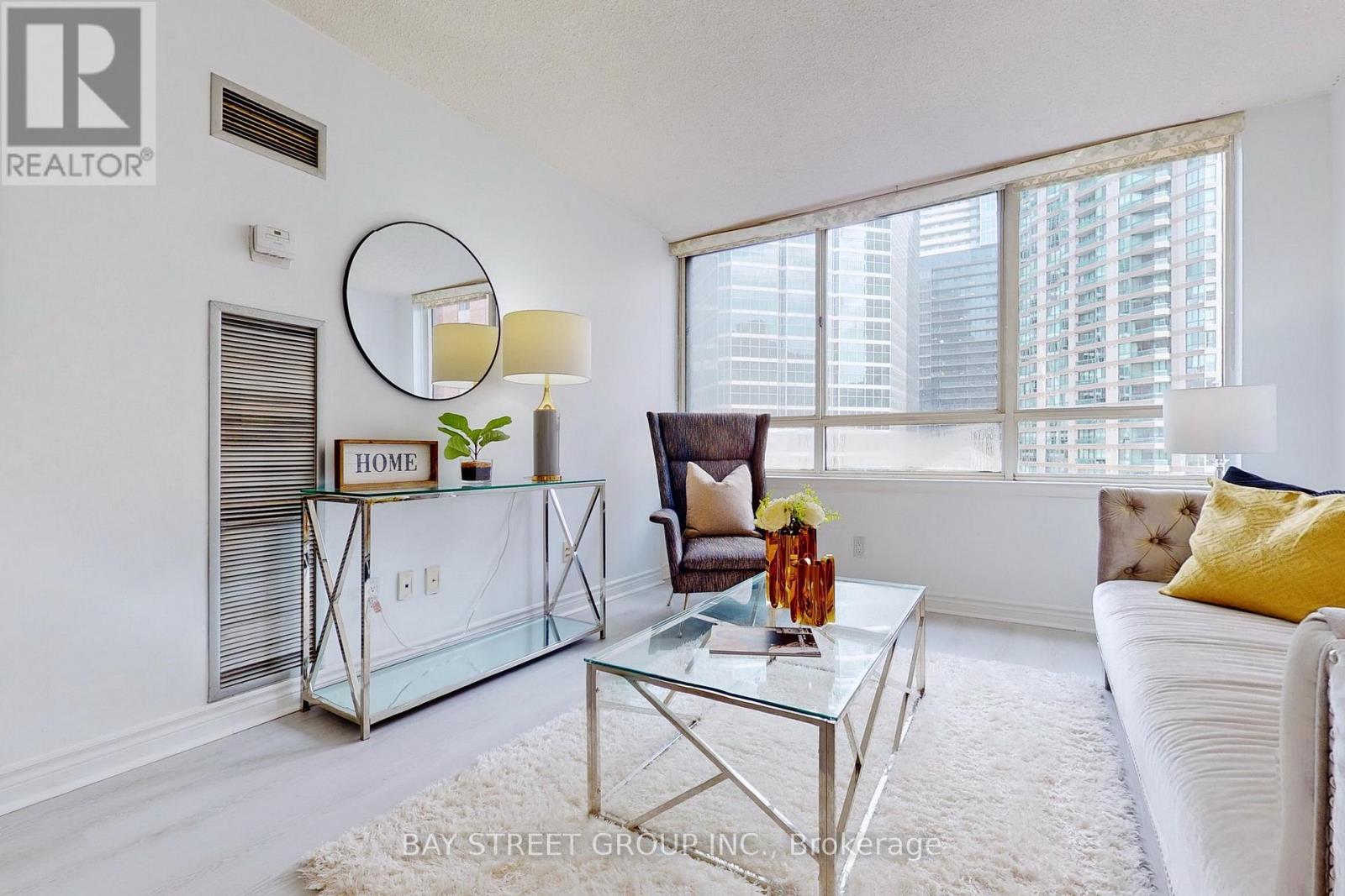 601 - 633 Bay Street, Toronto, Ontario  M5G 2G4 - Photo 5 - C12599890