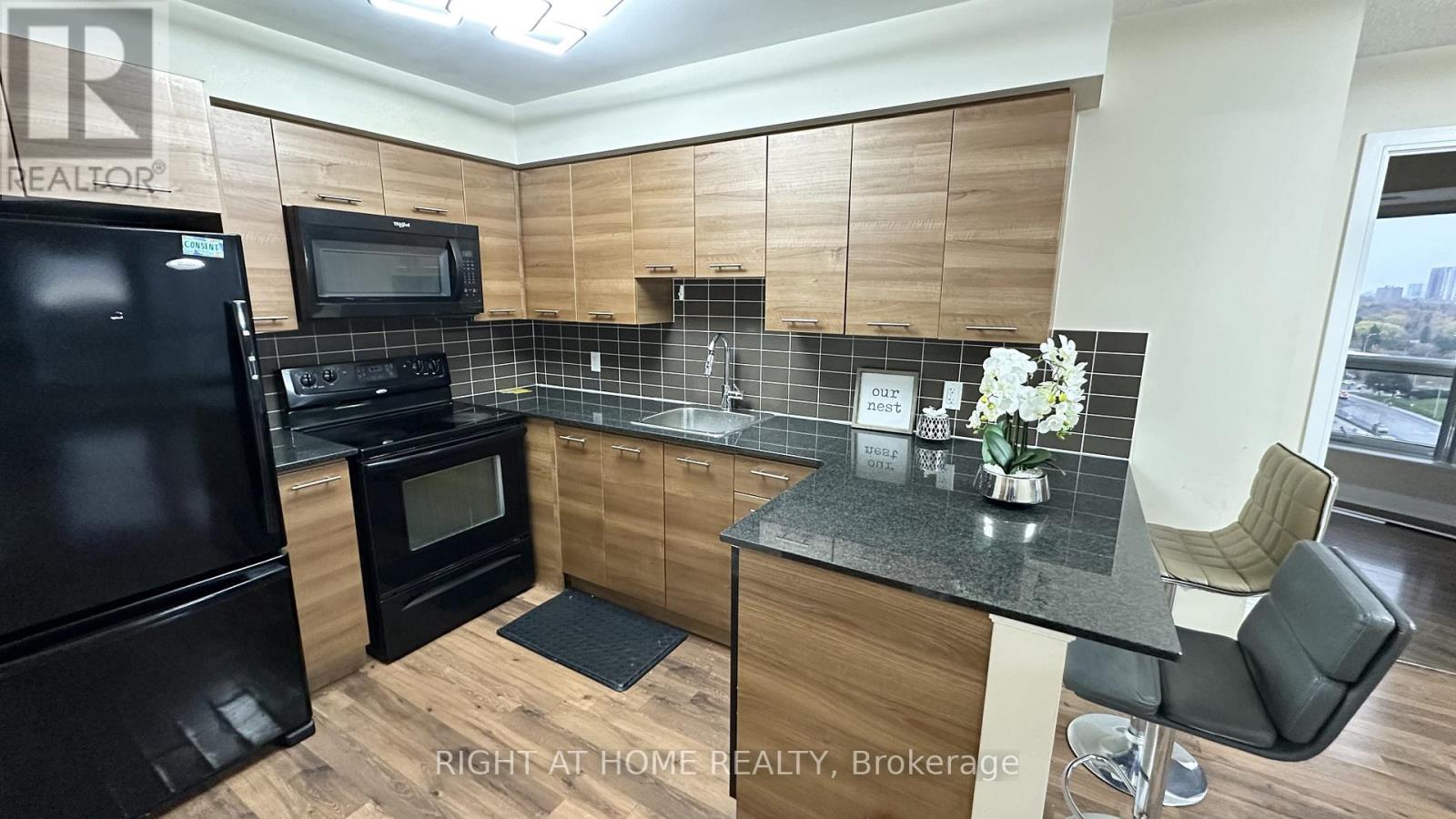 1309 - 125 Village Green Square, Toronto, Ontario  M1S 0G3 - Photo 11 - E12599912