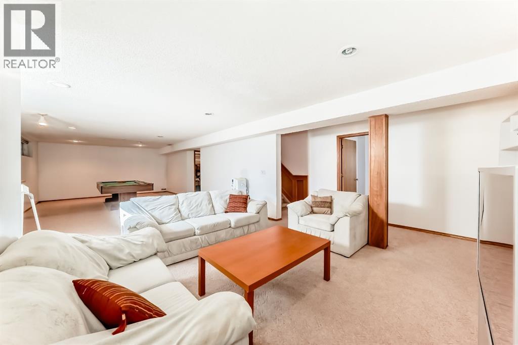 17 Santana Manor Nw, Calgary, Alberta  T3K 3M4 - Photo 36 - A2260143