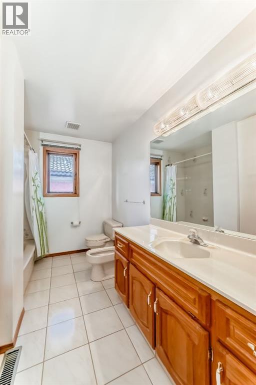 17 Santana Manor Nw, Calgary, Alberta  T3K 3M4 - Photo 30 - A2260143