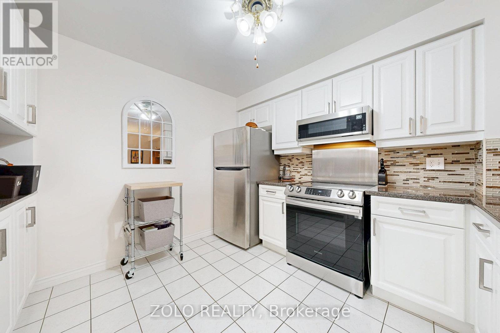 606 - 1276 Maple Crossing Boulevard, Burlington, Ontario L7S 2J9 - Photo 6 - W12599896