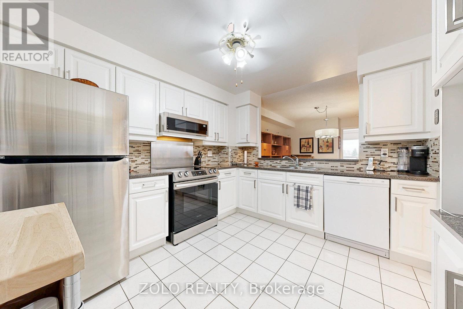 606 - 1276 Maple Crossing Boulevard, Burlington, Ontario L7S 2J9 - Photo 7 - W12599896