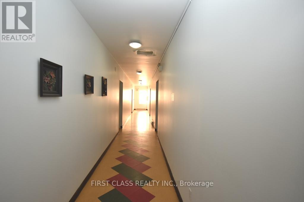 3 - 18 Market Street, Brantford, Ontario  N3T 2Z5 - Photo 2 - X12599880